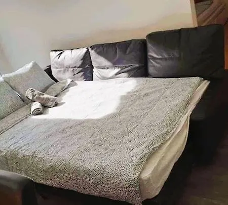 Flats With Balcony Hilda Self Checkin 아파트