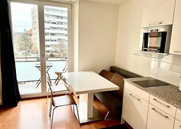 Flats With Balcony Hilda Self Checkin Апартаменты Цюрих