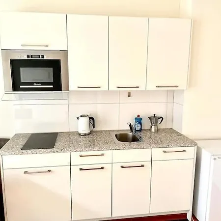 Flats With Balcony Hilda Self Checkin Апартаменты